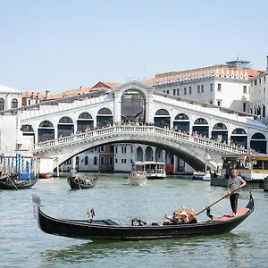 ca-nane.hotelinveneto.com/
