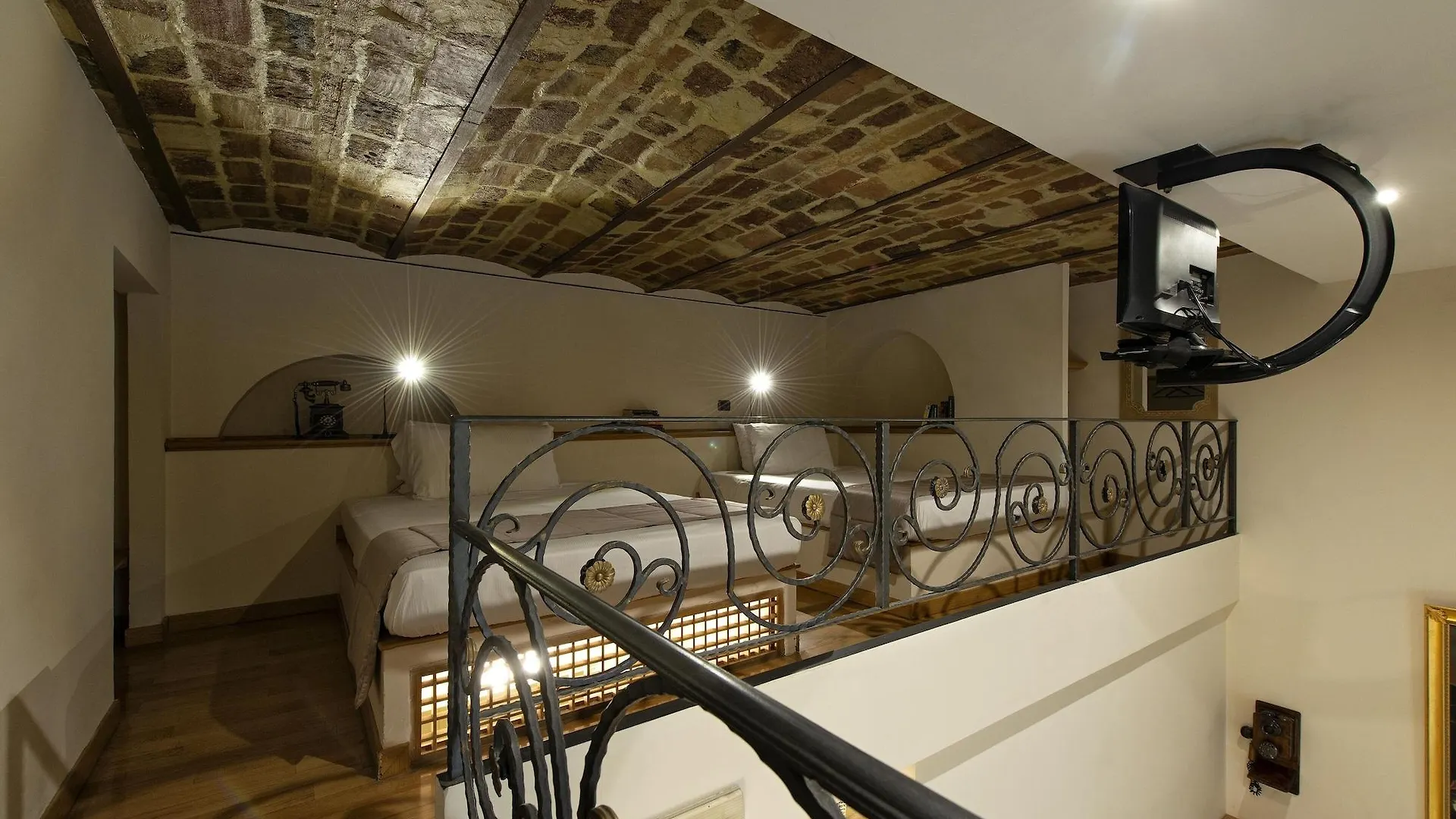 Grand Hotel Europa & Restaurant Naples 3*,