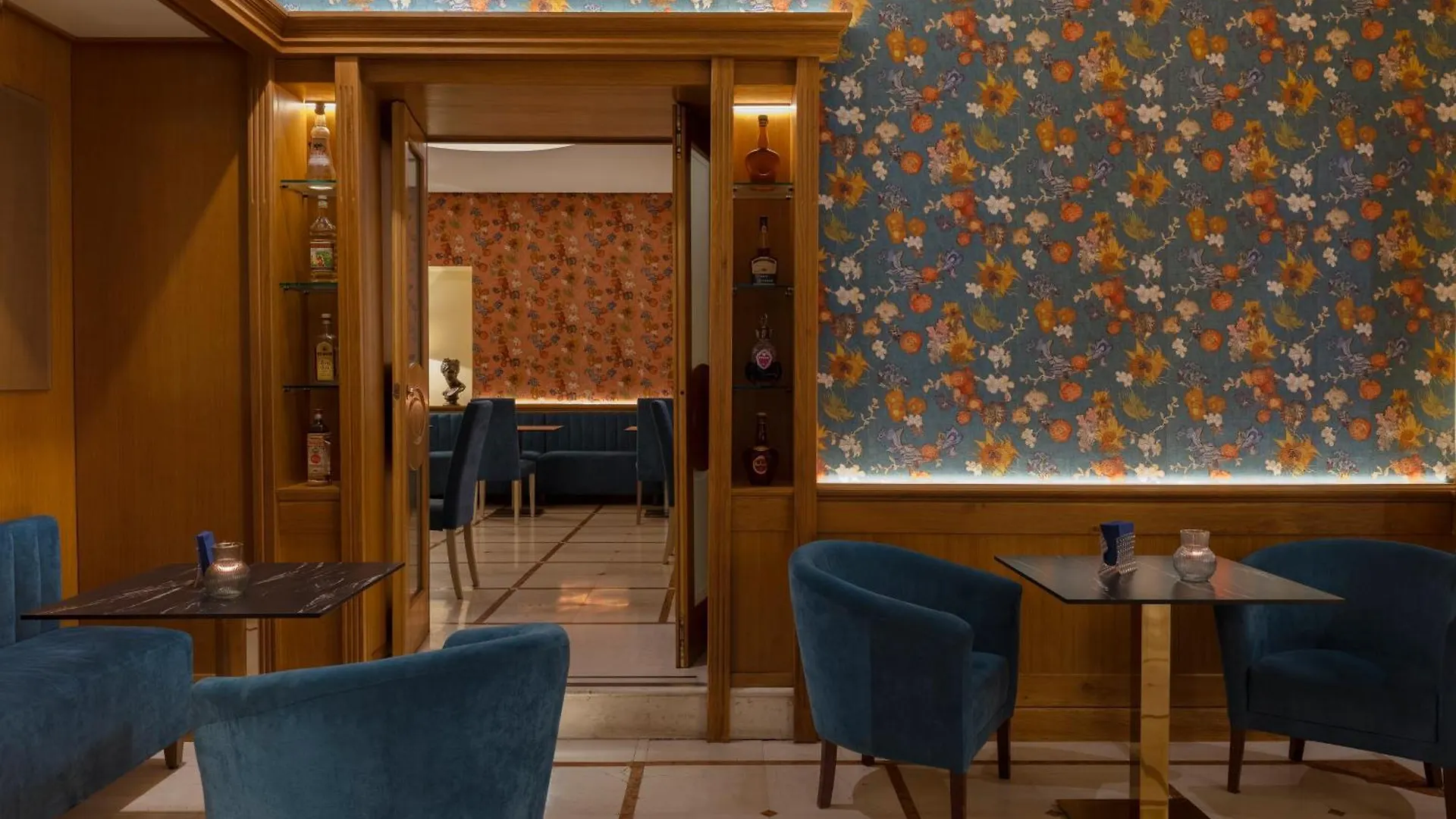 Grand Hotel Europa & Restaurant Naples 3*,