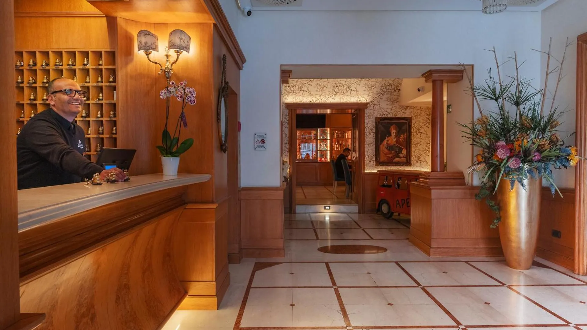 ***  Grand Hotel Europa & Restaurant Naples Italy