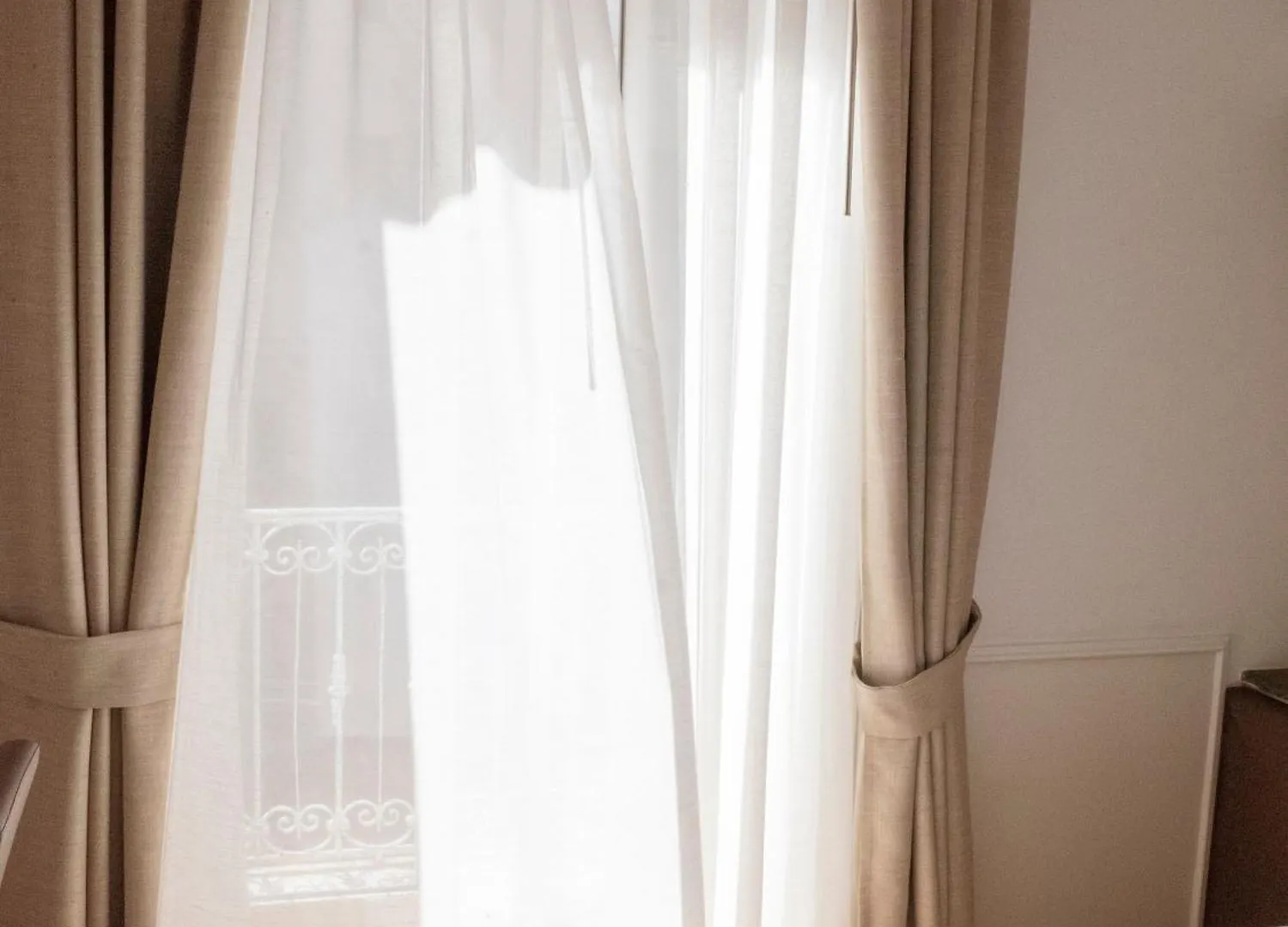 ***  Grand Hotel Europa & Restaurant Naples Italy