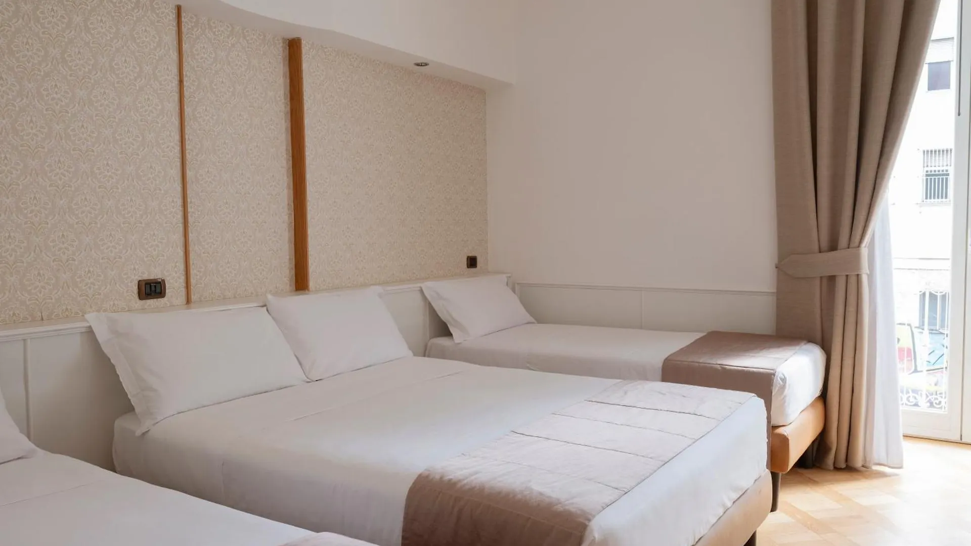 ***  Grand Hotel Europa & Restaurant Naples Italy
